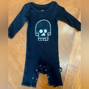 Nununu skull one piece